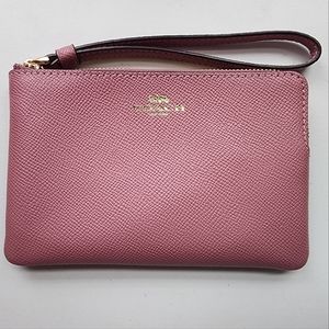 COACH Wristlet Wallet Lilac Leather Gold Corner Zip